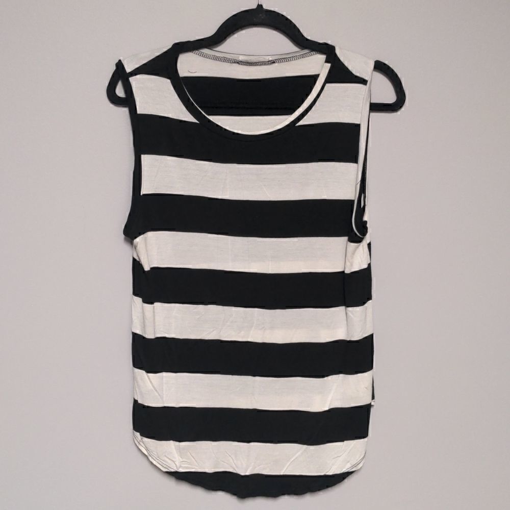 Bombom Sleeveless Blouse   